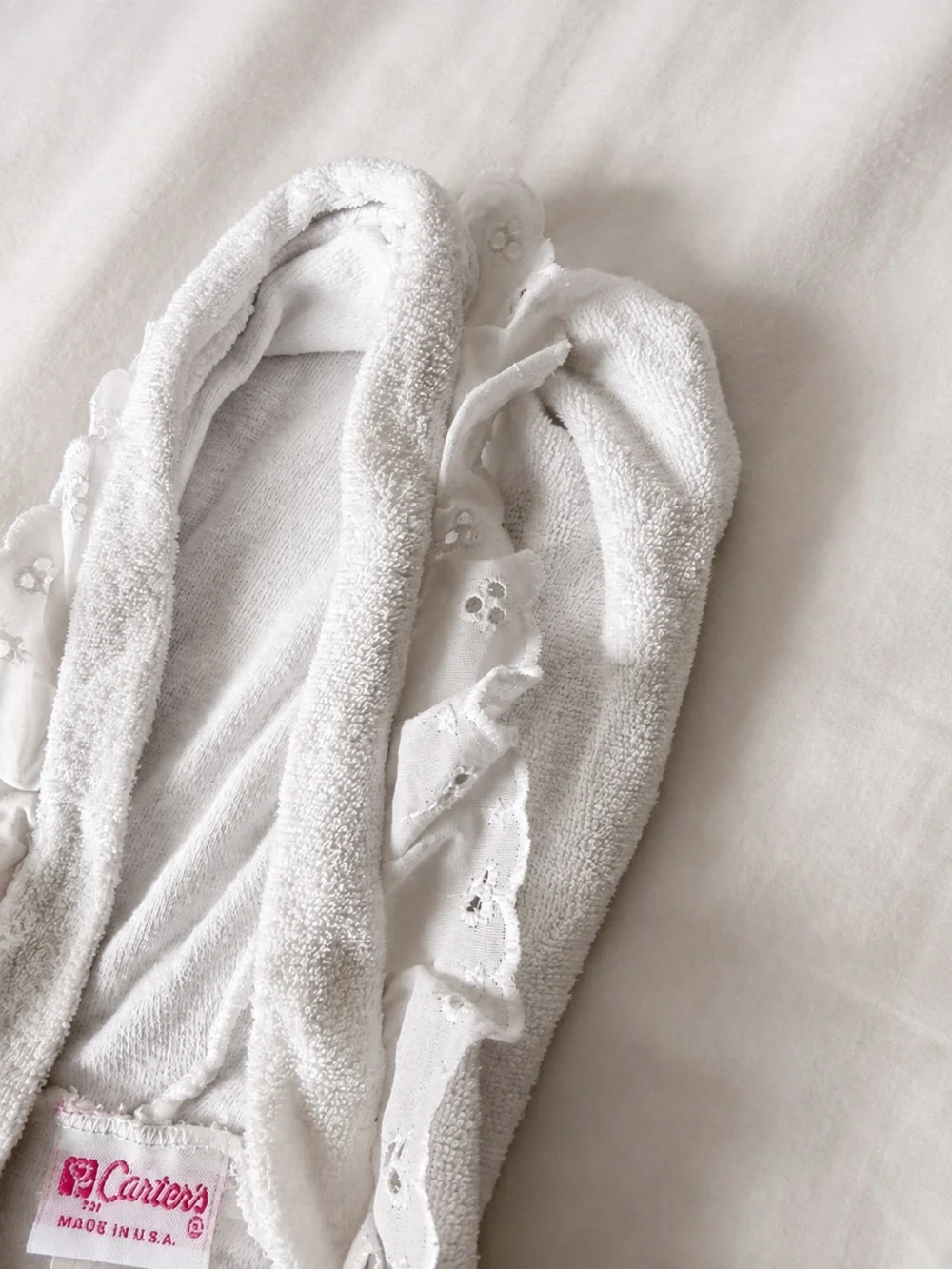 Vintage Carter’s Baby White Lace Hooded Jacket – Size 12M